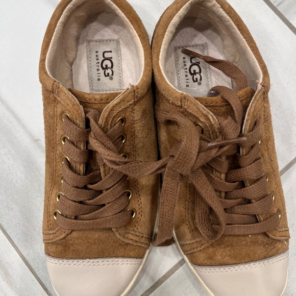 UGG Lace-up sneakers camel color - Picture 1 of 4